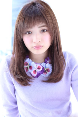 大人かわいい内巻きワンカール鎖骨ミディ