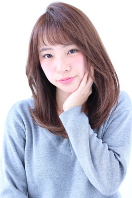 大人かわいい内巻きナチュラルカール鎖骨セミディ
