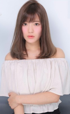 真っ直ぐ過ぎない自然なストレート×内巻きワンカール