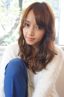 秋冬可愛いウェーブロング【ABBEY】小口瑛李奈