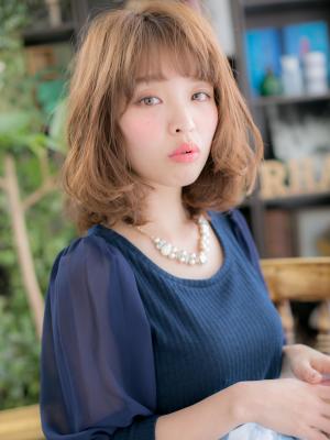 美人顔を作る！ひし形シルエットセミディ