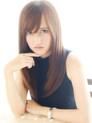 外国人風グラデーションカラー厚めバングで大人可愛いい
