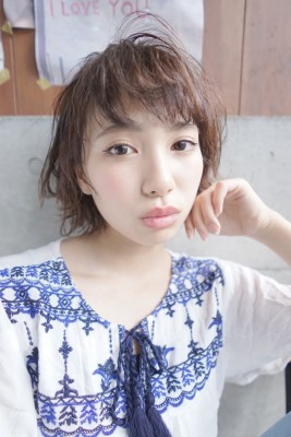外ハネショートボブ