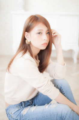 【LOUIMADNA】流　エアリー感のある艶髪ストレート　