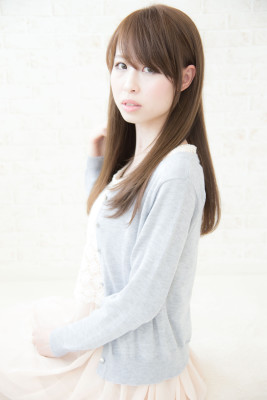 大人かわいいセミロング