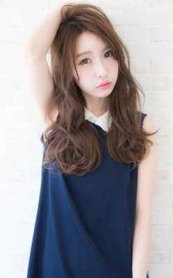 大人可愛いゆる巻きロング