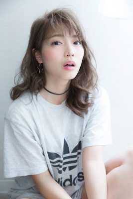 無造作ウェーブ×透明感のある外人風ヴェールカラー