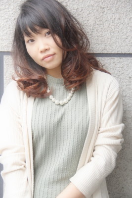 グラデーションとみじかめまえがみ。