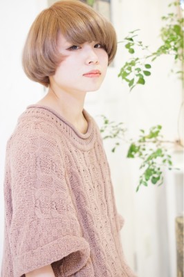 モード×レトロ シルエットで魅せるマッシュヘア モード×レトロ シルエットで魅せるマッシュヘアのイメージ画像