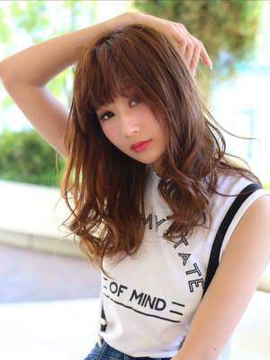 大人可愛いゆるふわ巻きミディー