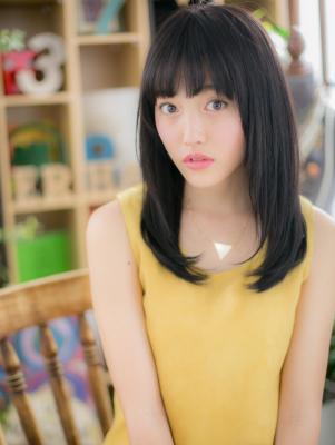 印象的な黒髪ストレート