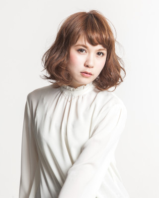 カールのレイヤーミディアムボブ【渋谷でカットが上手いと人気】 カールのレイヤーミディアムボブ【渋谷でカットが上手いと人気】