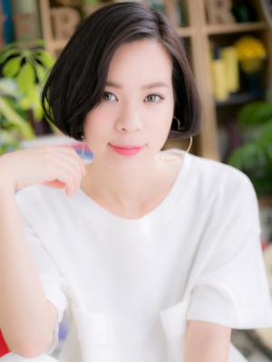 モードレトロなフェミニンボブ