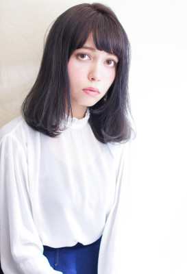大人可愛い暗髪のロブ　T－２０７
