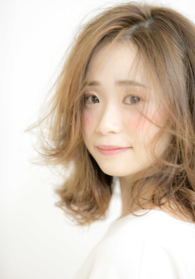 トップからふんわりレイヤー「ボリュームが欲しい方にオススメ」