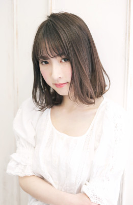 大人可愛いグレージュのフェミニンロブ【N-592】