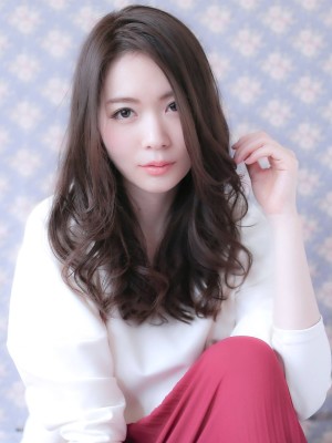セクシーバンググレージュモテロング セクシーバンググレージュモテロングのイメージ画像