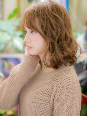 ハイトーンウェービーヘア