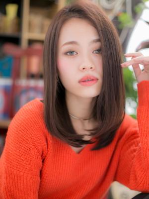 美人オーラ振りまく、フェミニンストレート