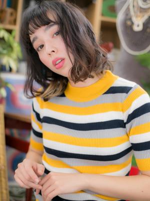 個性派ガールの無造作ミディ