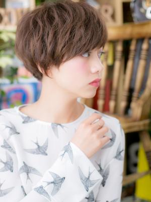 アシンメトリーな女っぷりショート
