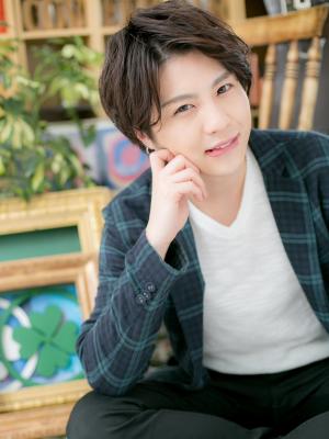 動きをつけた大人めショート