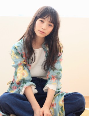 厚めバングナチュラルロング
