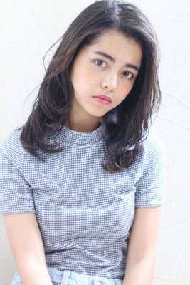 脱力ウェーブで大人ニュアンスパーマ