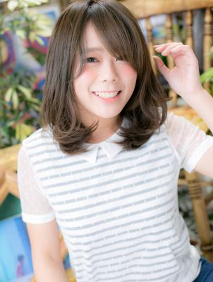 外国人風のグレージュカラー♪ミディ