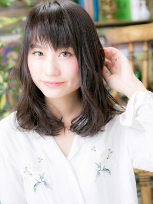 ナナメショートバングが可愛い♪