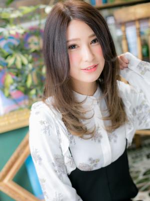 グラデカラーのレイヤーストレート