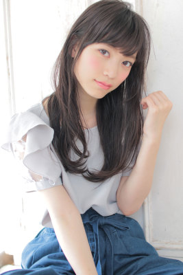 ツヤ髪グレージュ小顔ロング 