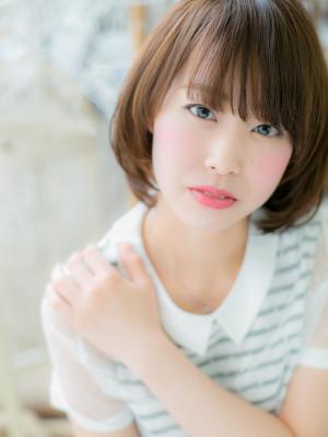小顔ミディアムボブ