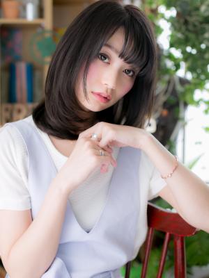 重厚感ある…黒髪美人クラシカル