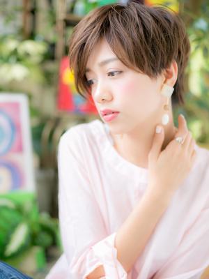 大人かわいい☆斜めバングの前下がりショート