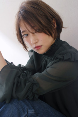 ひし形大人ショートボブ　M８６２