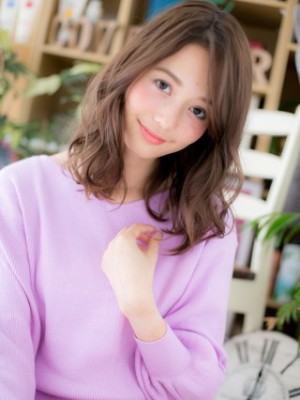 センターパートかわいいガ-リ‐小顔カール