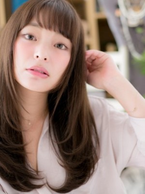黒髪ｘ斜めバング☆小顔ストレート