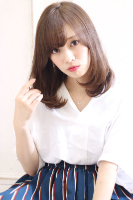 内巻きワンカール フェミニン ミディアム
