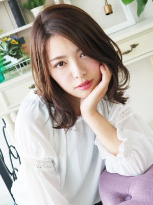  外ハネエアリーなナチュラルフェミニン