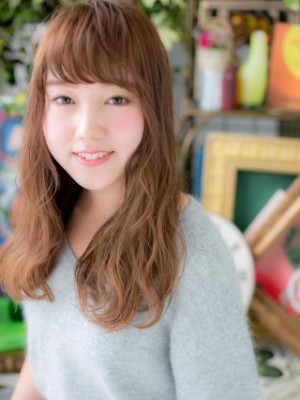 斜めバングが大人かわいい♪ヌーディロング