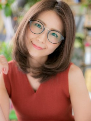 センターパート…小顔ハンサムセミディ