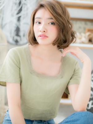 イヤリングカラー外国人風抜け感かきあげアシンメトリー大人ボブ イヤリングカラー外国人風抜け感かきあげアシンメトリー大人ボブ