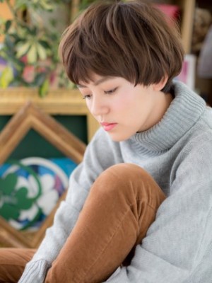 ーイッシュな小顔前下がりショート