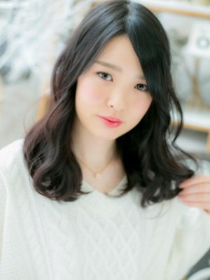黒髪ツヤ感★ふんわりラフウェーブ