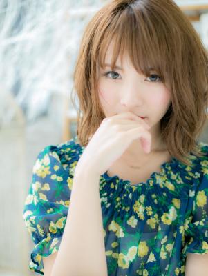 外国人風ハイライトくせ毛風エアリーミディ30代40代大人女子