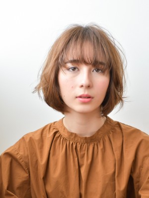 大人可愛い小顔ショートボブ