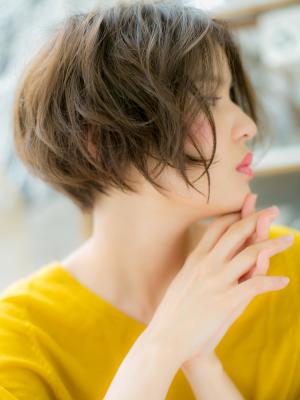 インナーカラーくせ毛風無造作小顔グラボブ30代40代大人女性 インナーカラーくせ毛風無造作小顔グラボブ30代40代大人女性