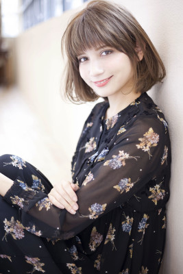 大人グレージュ耳掛けボブ♪