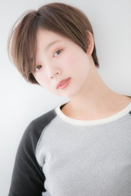 【Euphoria】長め前髪の大人ショート